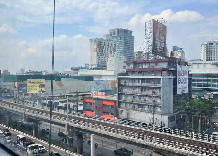 Apartahotel G's Staycation Urban Deca Towers Cubao 4*